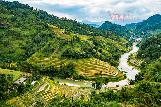 dọc đường đi phong cảnh rất đẹp