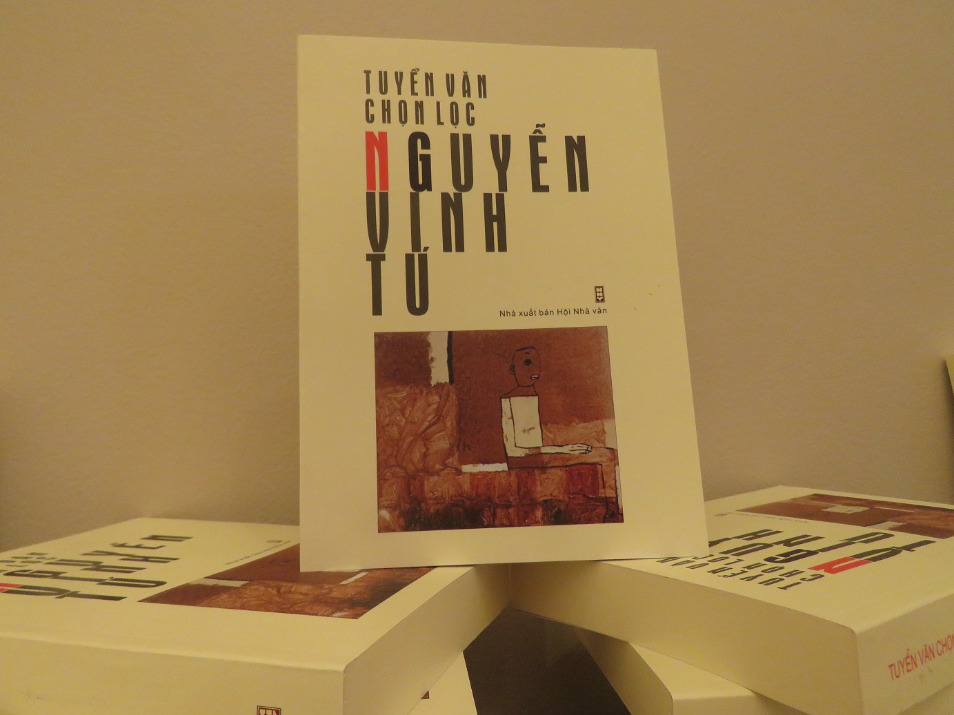 Cuốn sách của nhà văn Nguyễn Vinh Tú