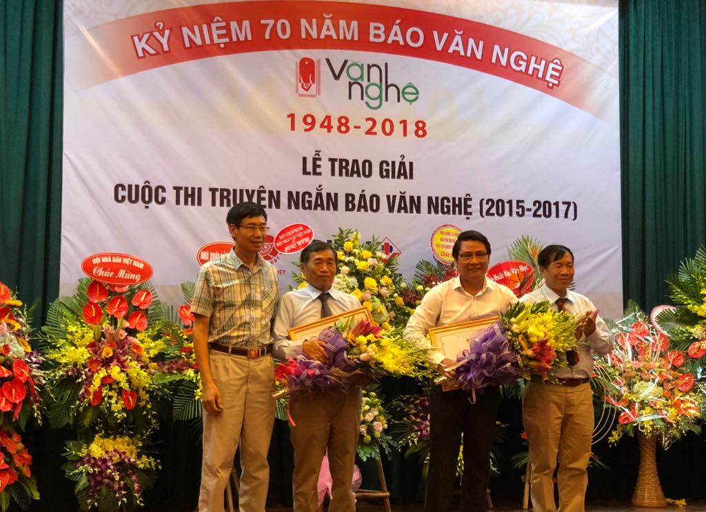 Các nhà văn nhận giải nhì cuộc thi