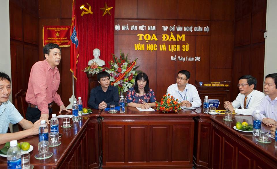 Tọa đàm khoa học Văn học và lịch sử